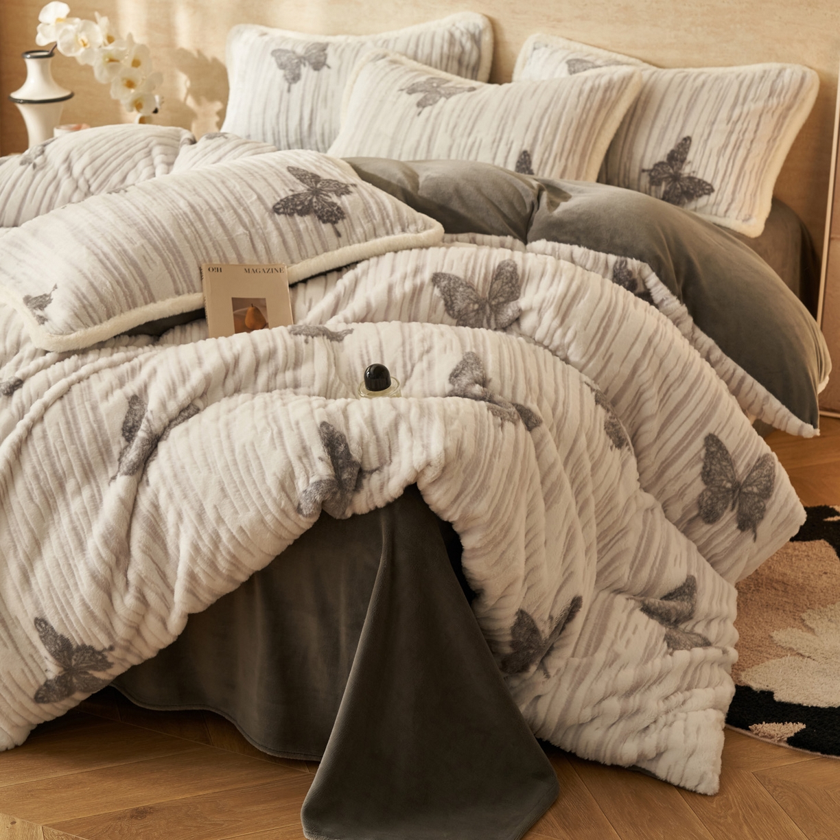 91家纺网 家纺一手货源 找家纺 （总）寐绸家纺 2025秋冬新款350g兔毛雕花牛奶绒四件套