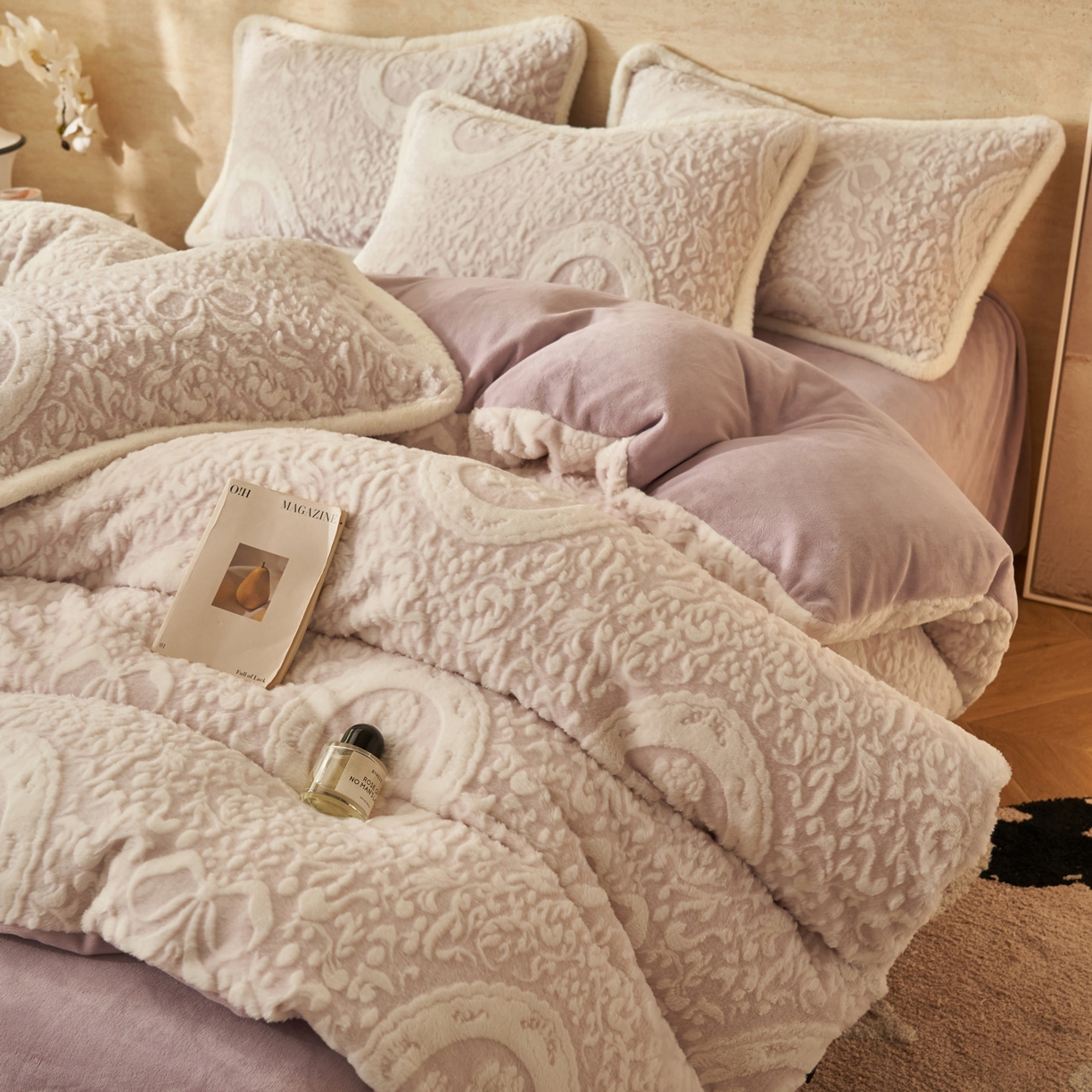 91家纺网 家纺一手货源 找家纺 寐绸家纺 2025秋冬新款350g兔毛雕花牛奶绒四件套 花语