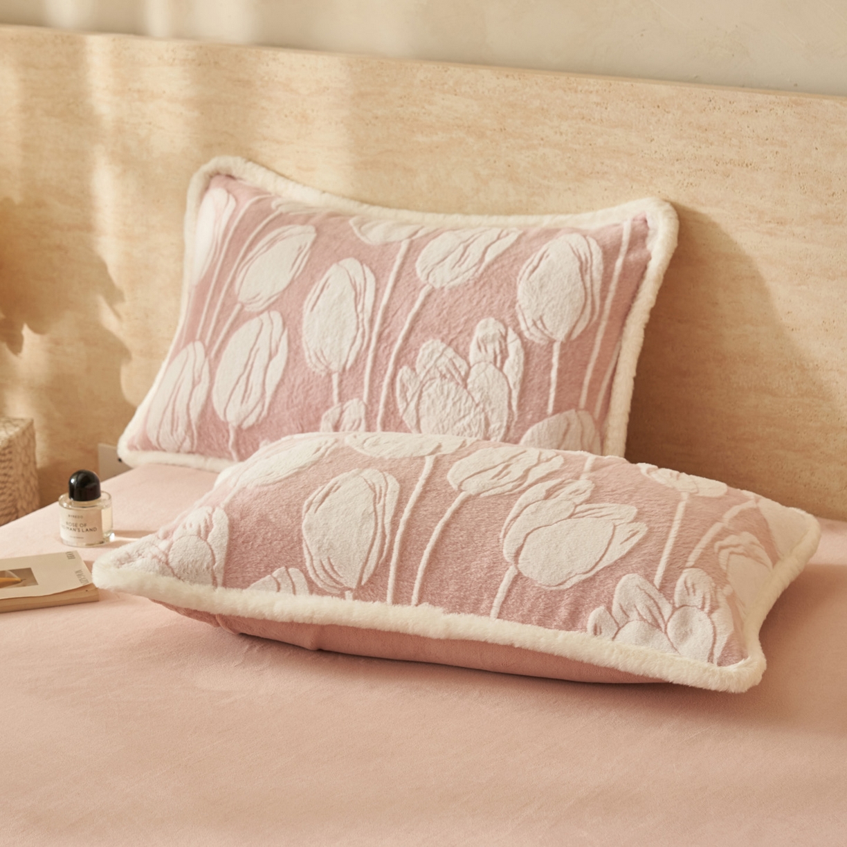 91家纺网 家纺一手货源 找家纺 寐绸家纺 2025秋冬新款350g兔毛雕花牛奶绒四件套 百合