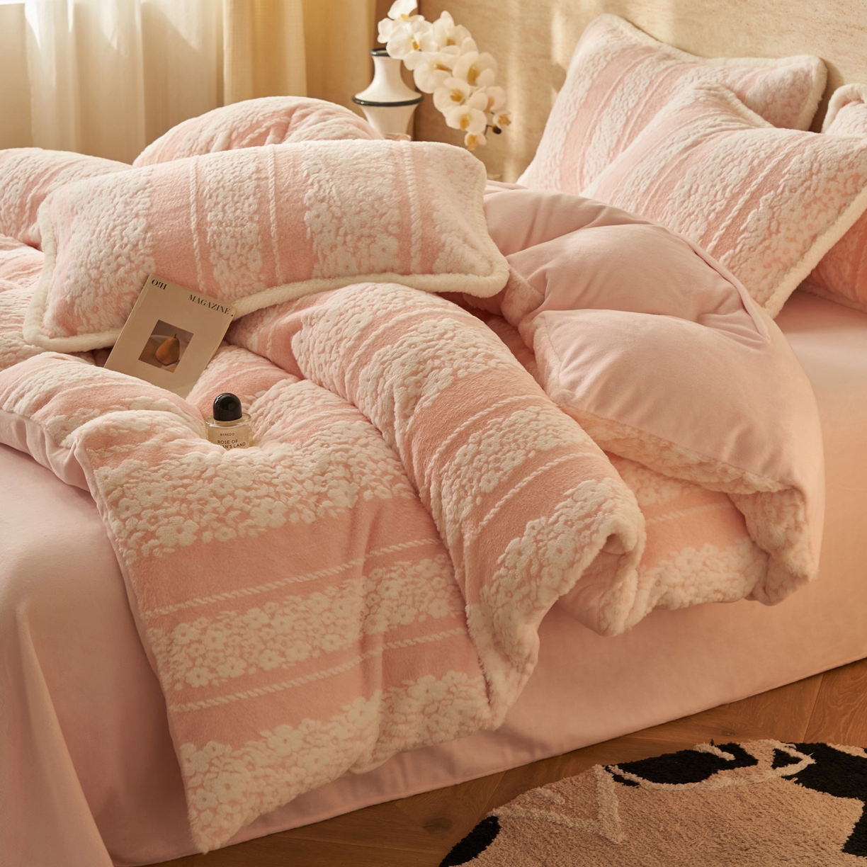 91家纺网 家纺一手货源 找家纺 寐绸家纺 2025秋冬新款350g兔毛雕花牛奶绒四件套 风铃