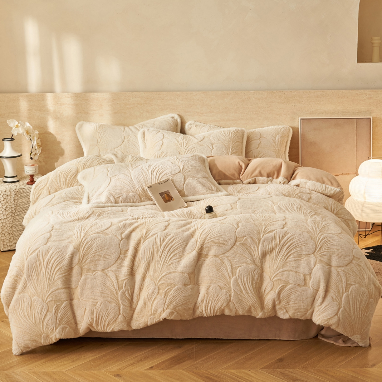 91家纺网 家纺一手货源 找家纺 寐绸家纺 2025秋冬新款350g兔毛雕花牛奶绒四件套 简爱