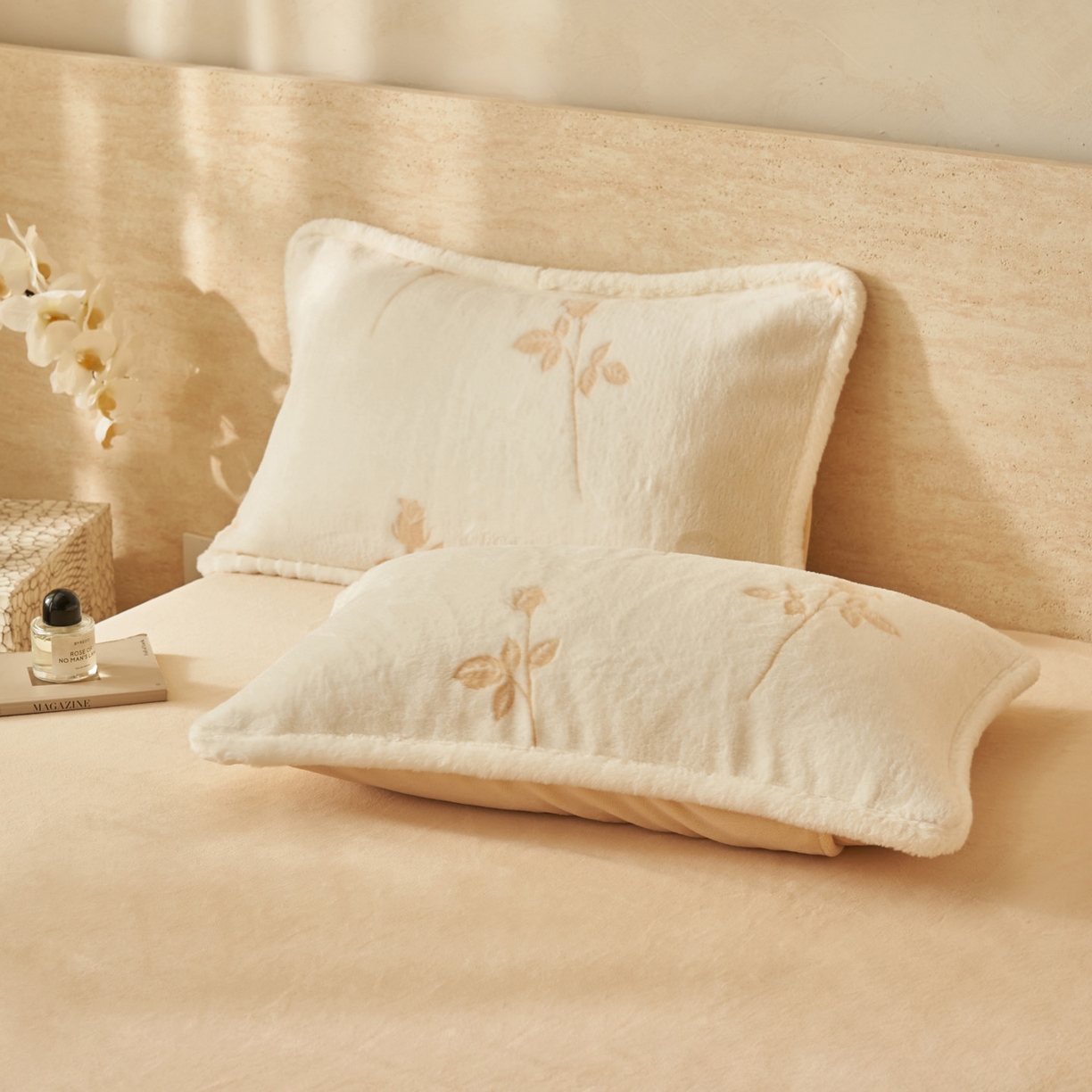 91家纺网 家纺一手货源 找家纺 寐绸家纺 2025秋冬新款350g兔毛雕花牛奶绒四件套 铿锵玫瑰