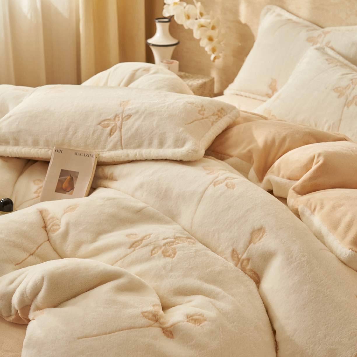 91家纺网 家纺一手货源 找家纺 寐绸家纺 2025秋冬新款350g兔毛雕花牛奶绒四件套 铿锵玫瑰