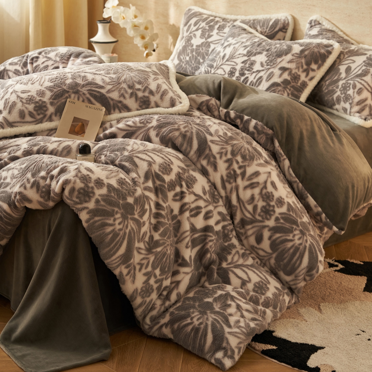 91家纺网 家纺一手货源 找家纺 寐绸家纺 2025秋冬新款350g兔毛雕花牛奶绒四件套 秘境