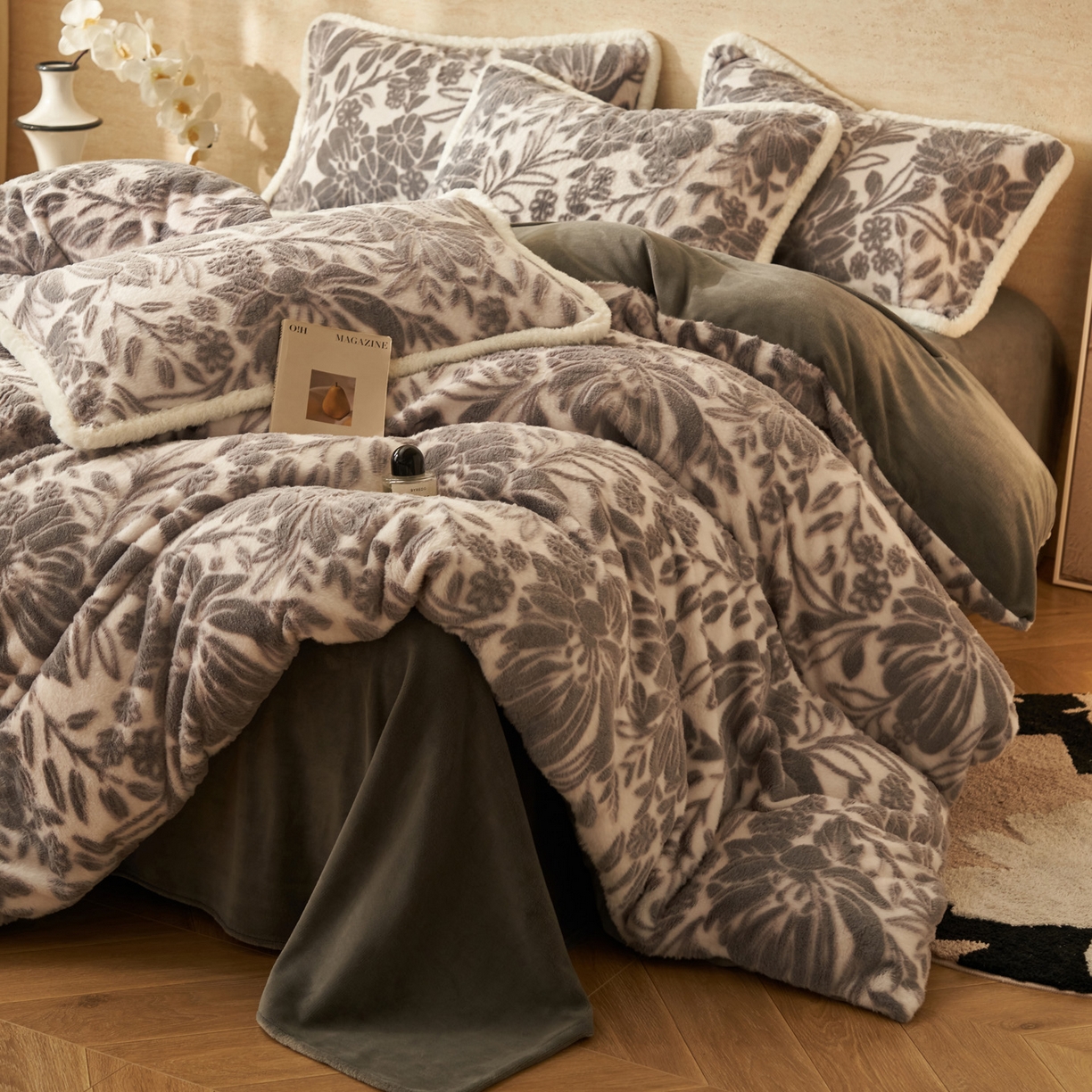 91家纺网 家纺一手货源 找家纺 寐绸家纺 2025秋冬新款350g兔毛雕花牛奶绒四件套 秘境