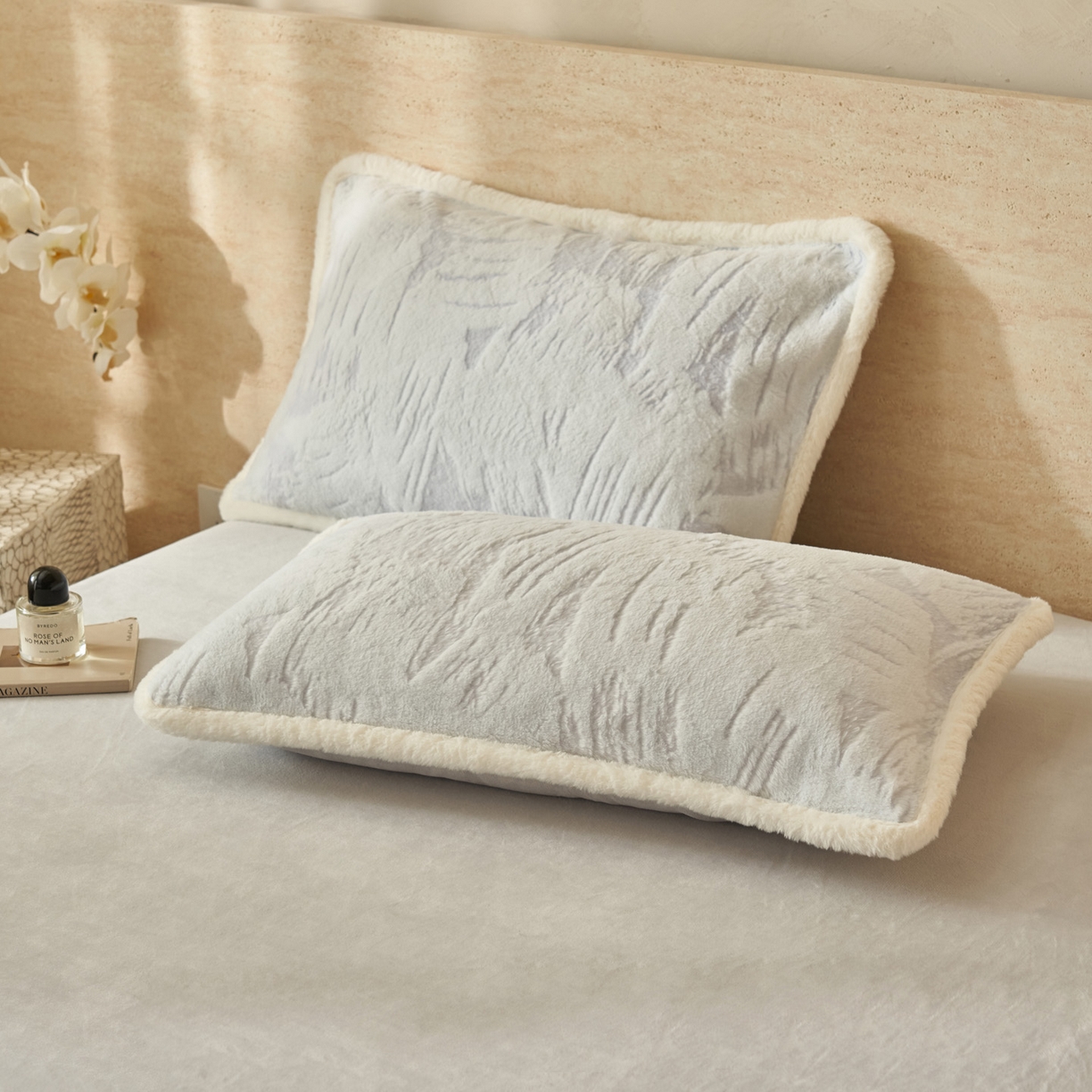 91家纺网 家纺一手货源 找家纺 寐绸家纺 2025秋冬新款350g兔毛雕花牛奶绒四件套 炫彩-灰