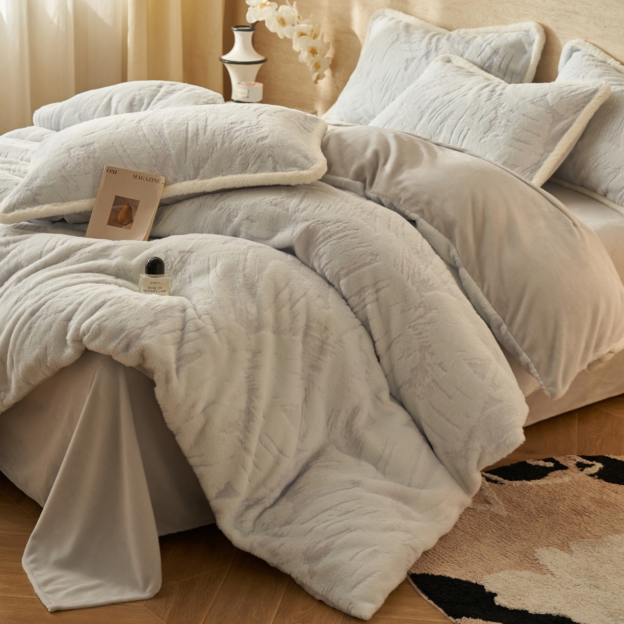 91家纺网 家纺一手货源 找家纺 寐绸家纺 2025秋冬新款350g兔毛雕花牛奶绒四件套 炫彩-灰