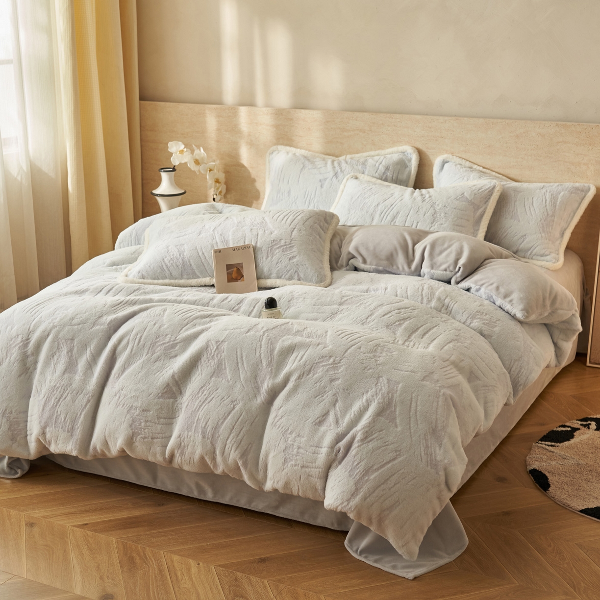 91家纺网 家纺一手货源 找家纺 寐绸家纺 2025秋冬新款350g兔毛雕花牛奶绒四件套 炫彩-灰