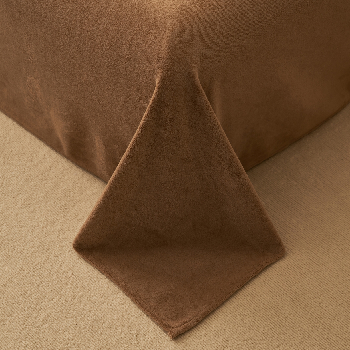 91家纺网 家纺一手货源 找家纺 寐绸家纺 2025秋冬新款230g中古风牛奶绒雕花四件套 中古-洛克庄园