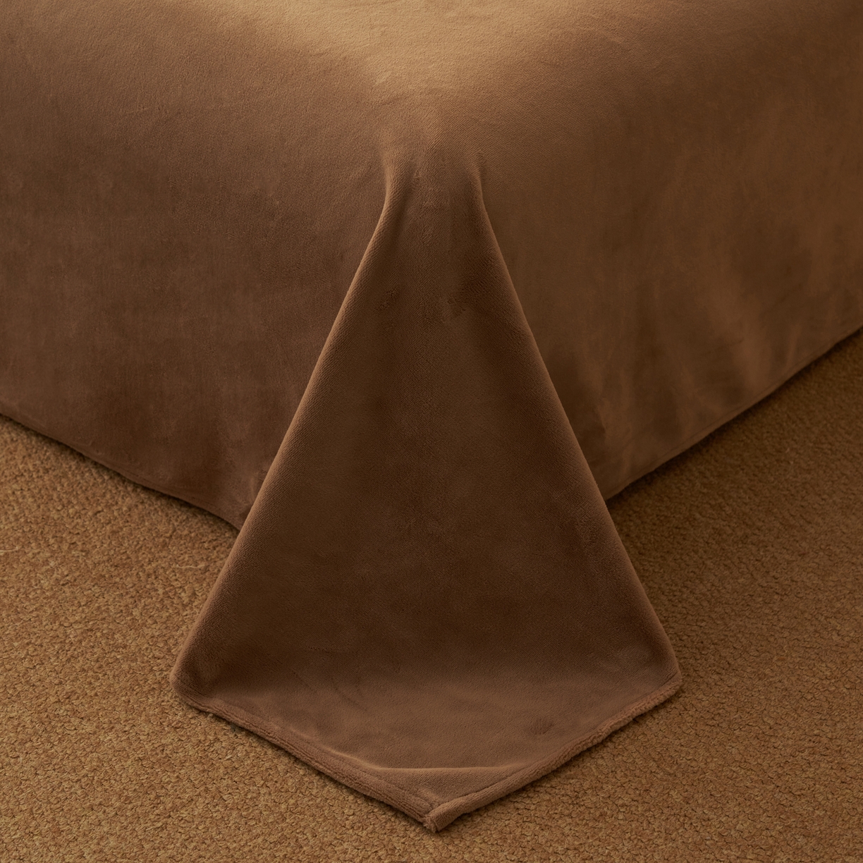 91家纺网 家纺一手货源 找家纺 寐绸家纺 2025秋冬新款230g中古风牛奶绒雕花四件套 中古-豹纹