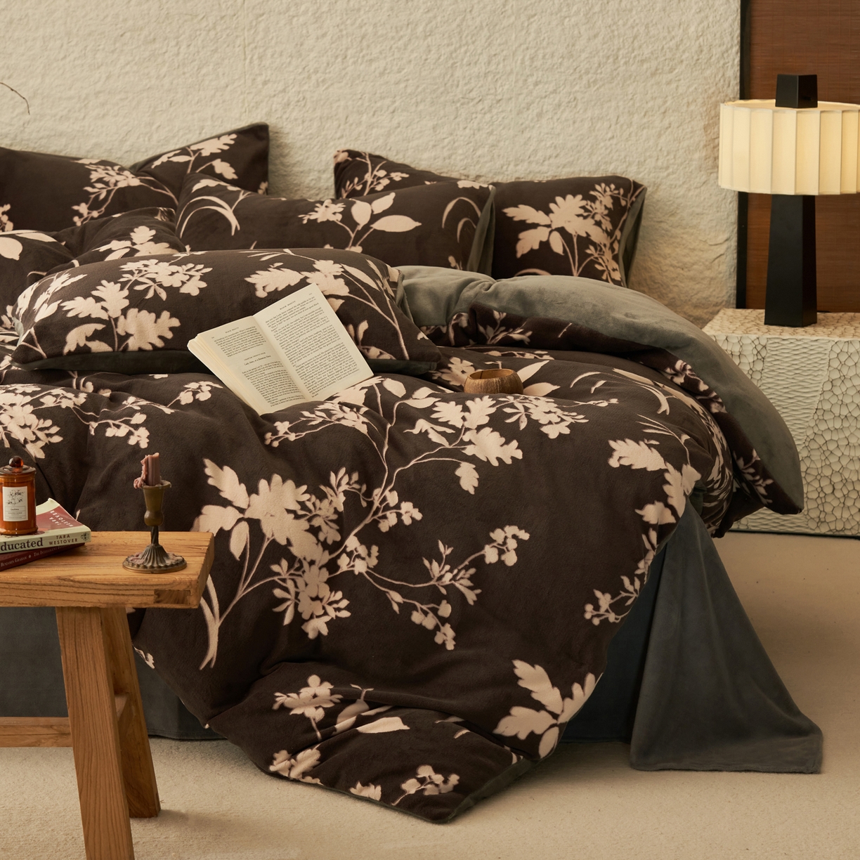 91家纺网 家纺一手货源 找家纺 寐绸家纺 2025秋冬新款230g中古风牛奶绒雕花四件套 中古-洛洛繁华