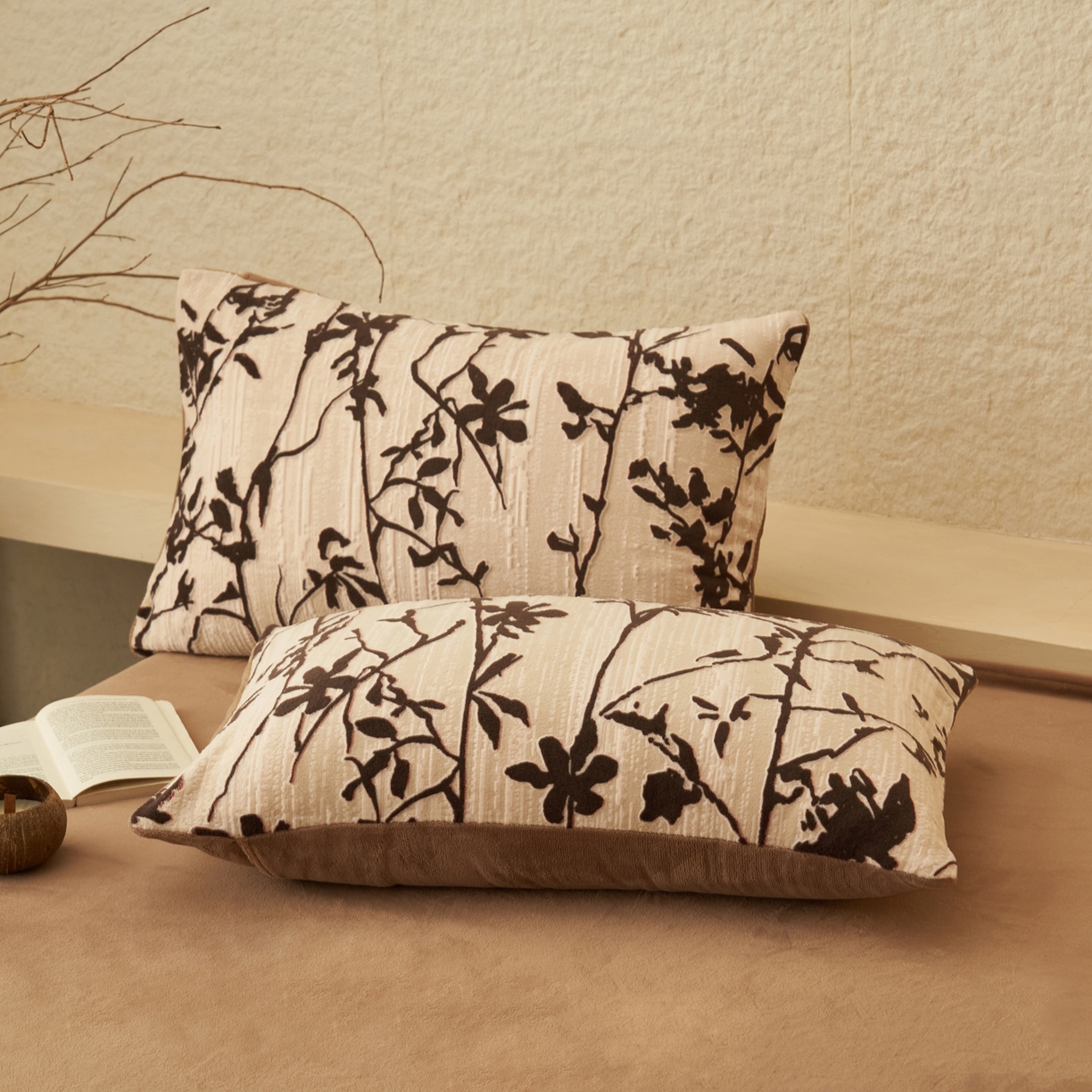 91家纺网 家纺一手货源 找家纺 寐绸家纺 2025秋冬新款230g中古风牛奶绒雕花四件套 中古-素雅