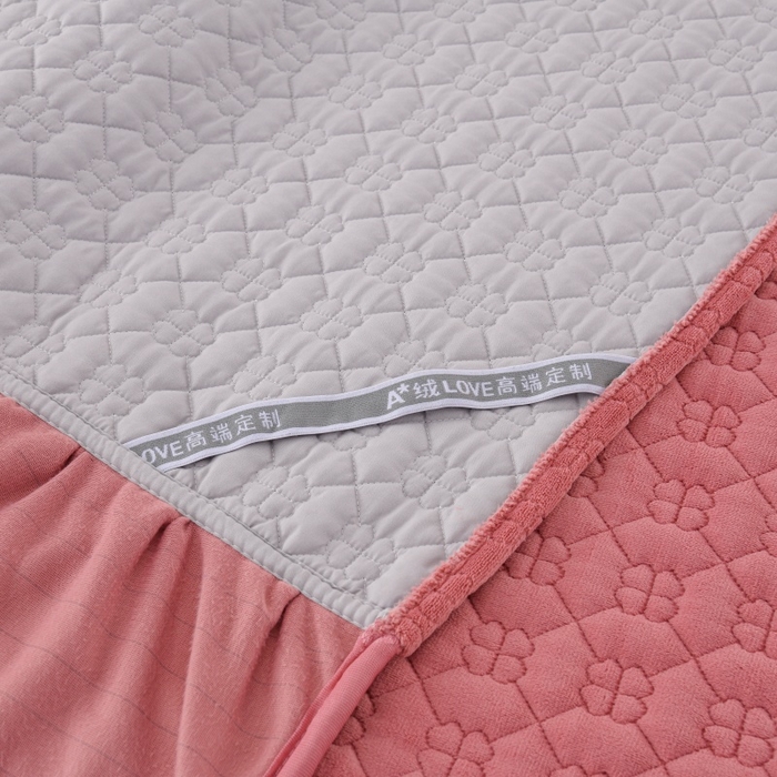 91家纺网 家纺一手货源 找家纺 优家居 2025新款240克高克重牛奶绒韩版刺绣花牛奶绒夹棉床盖四件套 栀子花-豆沙