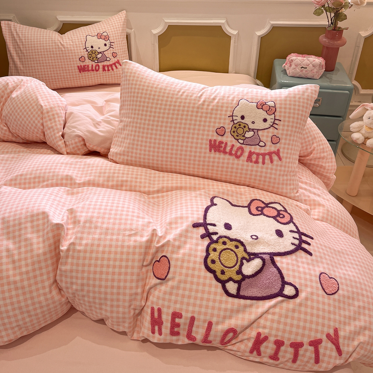 91家纺网 家纺一手货源 找家纺 （总）蓝邻家纺 2025新款全棉磨毛三丽鸥毛巾绣四件套系列