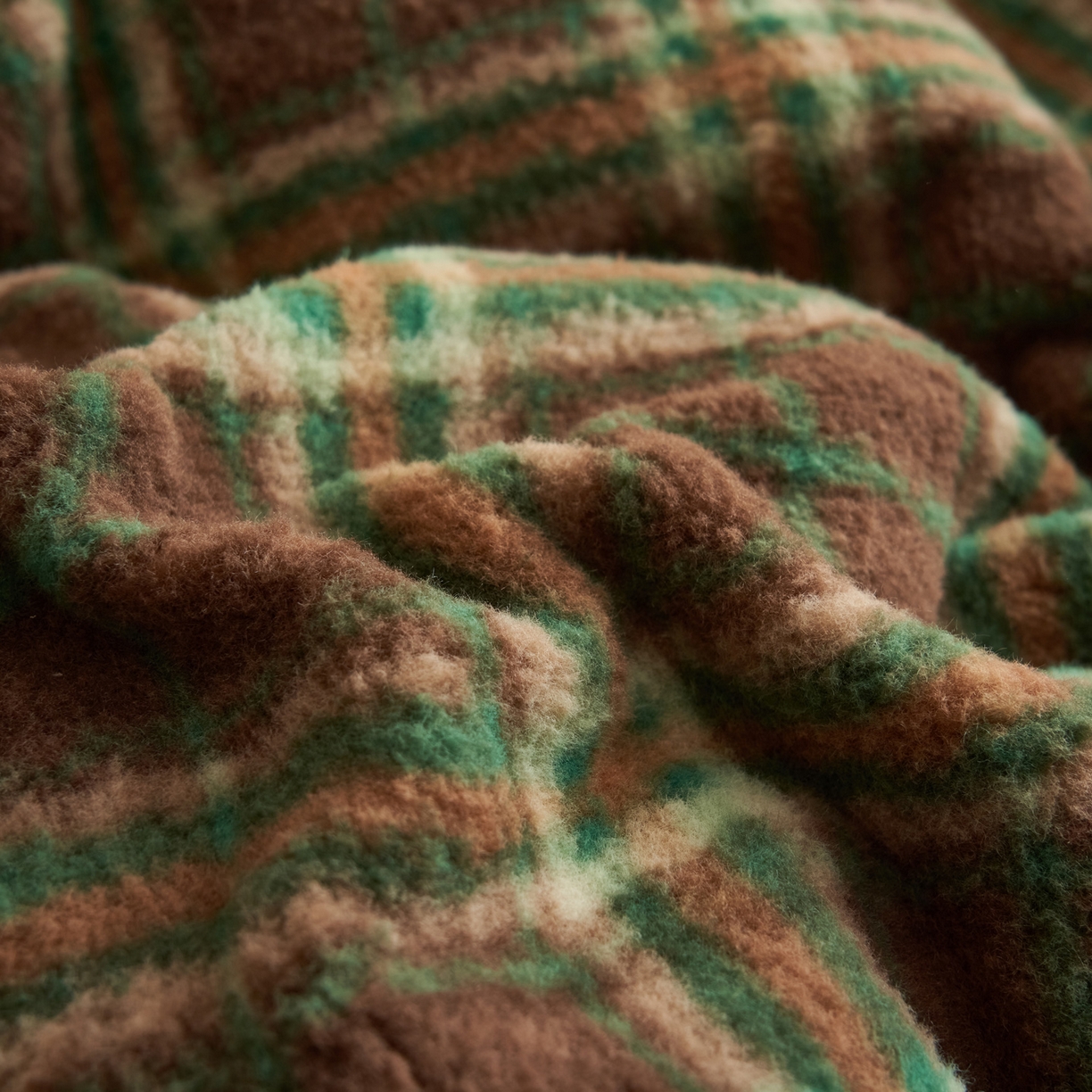 91家纺网 家纺一手货源 找家纺 寐绸家纺 2025秋冬新款230g羊驼绒复古格牛奶绒四件套 巴宝格