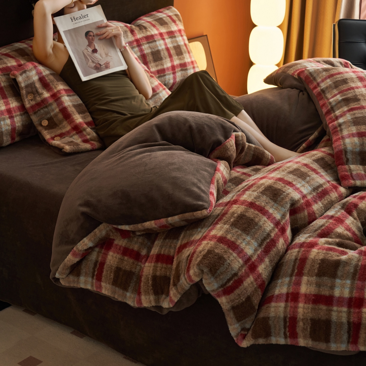 91家纺网 家纺一手货源 找家纺 寐绸家纺 2025秋冬新款230g羊驼绒复古格牛奶绒四件套 苏格兰格