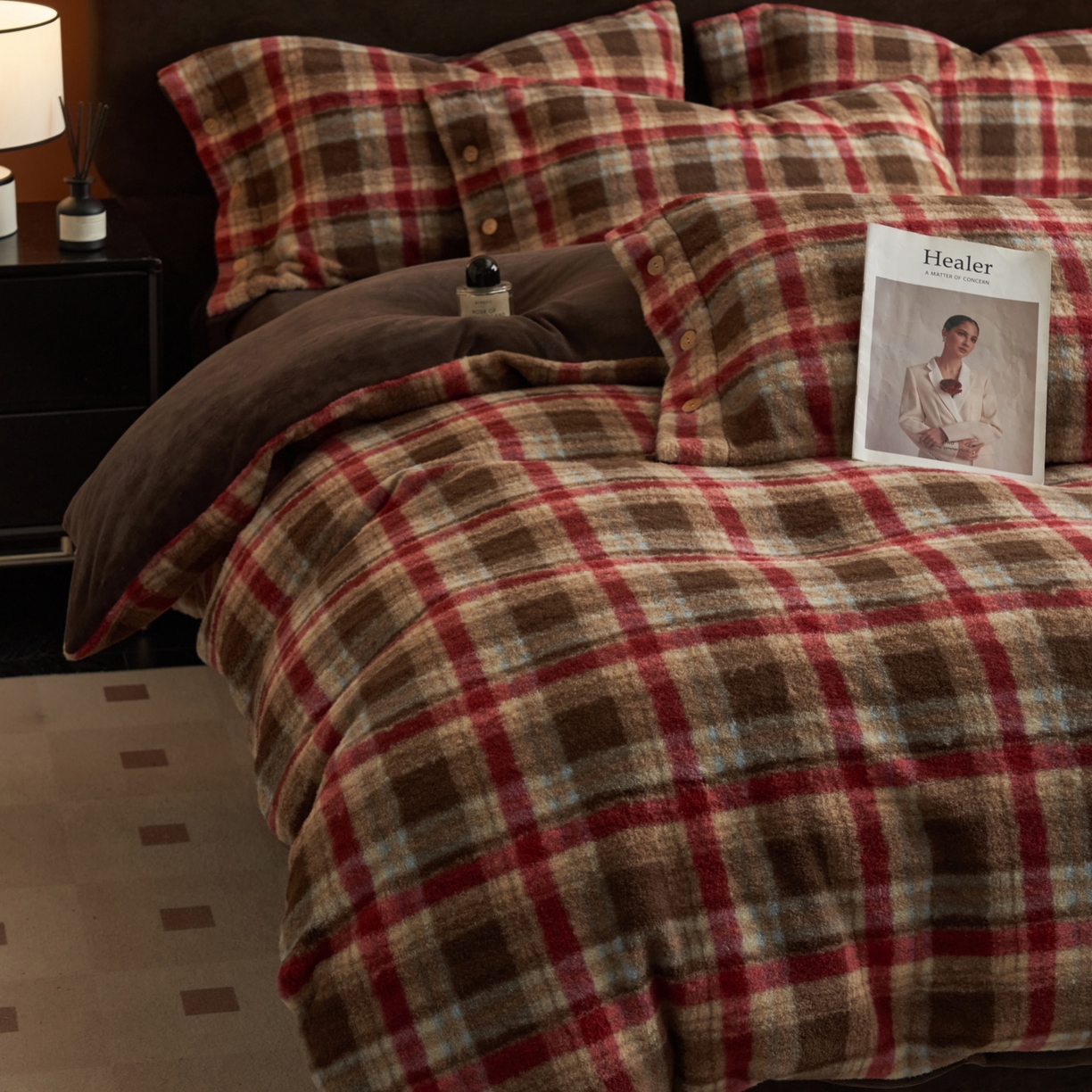 91家纺网 家纺一手货源 找家纺 寐绸家纺 2025秋冬新款230g羊驼绒复古格牛奶绒四件套 苏格兰格