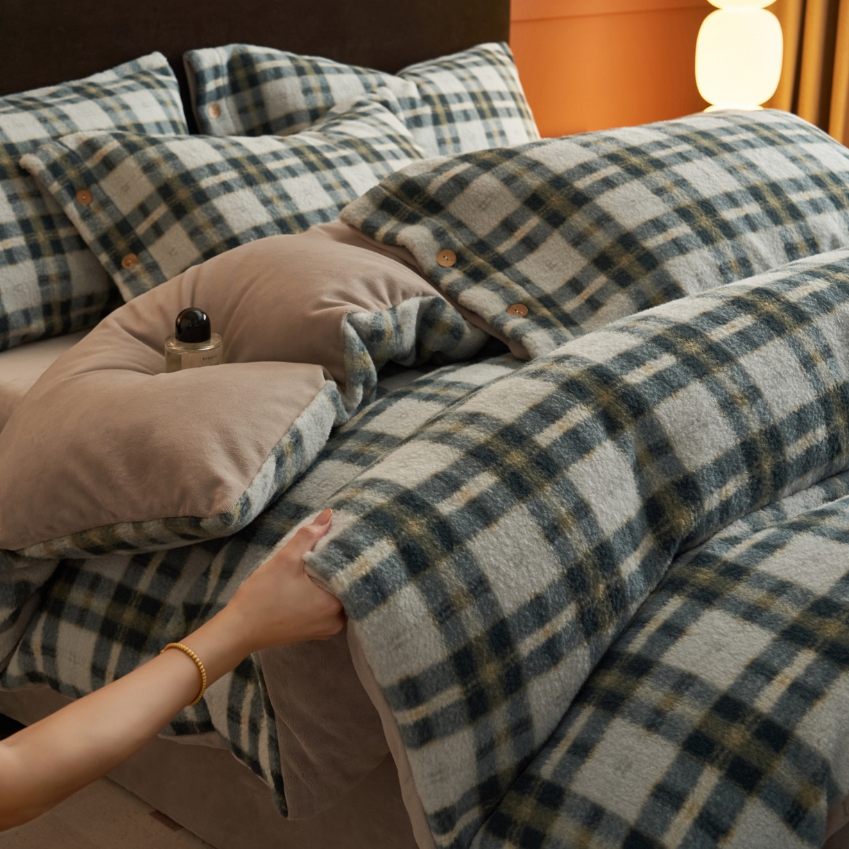 寐绸家纺 2025秋冬新款230g羊驼绒复古格牛奶绒四件套 威尔士亲格