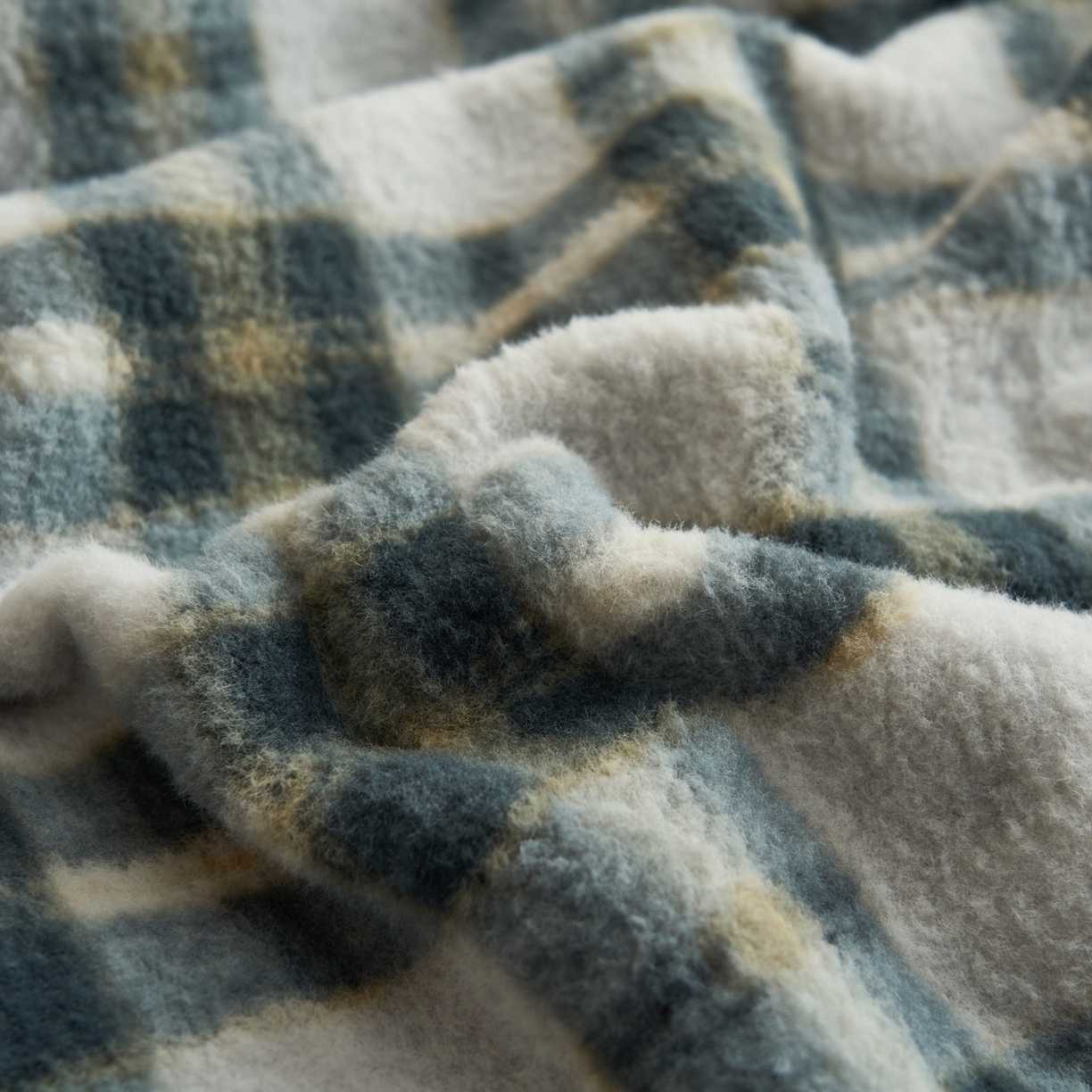 91家纺网 家纺一手货源 找家纺 寐绸家纺 2025秋冬新款230g羊驼绒复古格牛奶绒四件套 威尔士亲格