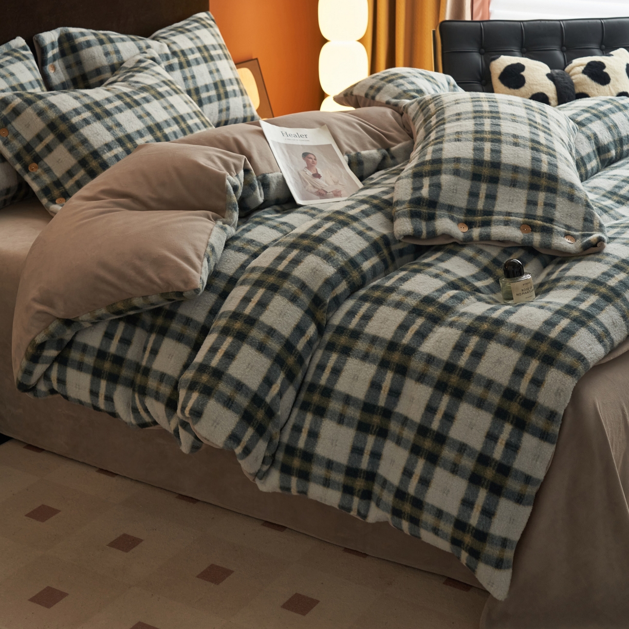 91家纺网 家纺一手货源 找家纺 寐绸家纺 2025秋冬新款230g羊驼绒复古格牛奶绒四件套 威尔士亲格