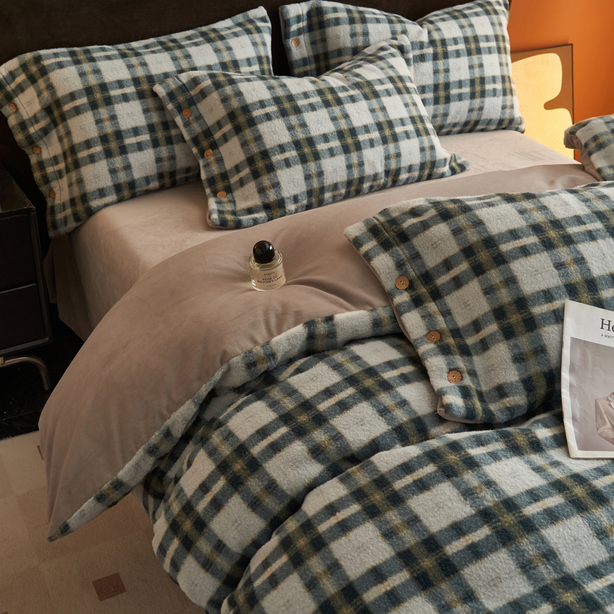 91家纺网 家纺一手货源 找家纺 寐绸家纺 2025秋冬新款230g羊驼绒复古格牛奶绒四件套 威尔士亲格