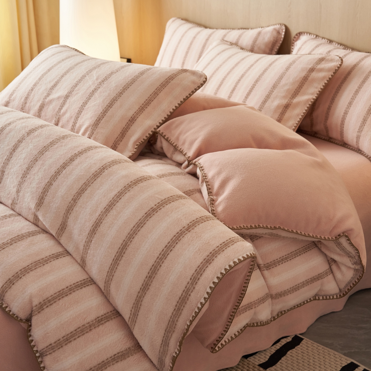 91家纺网 家纺一手货源 找家纺 （总）寐绸家纺 2025秋冬新款230g羊毛绒牛奶绒简约四件套