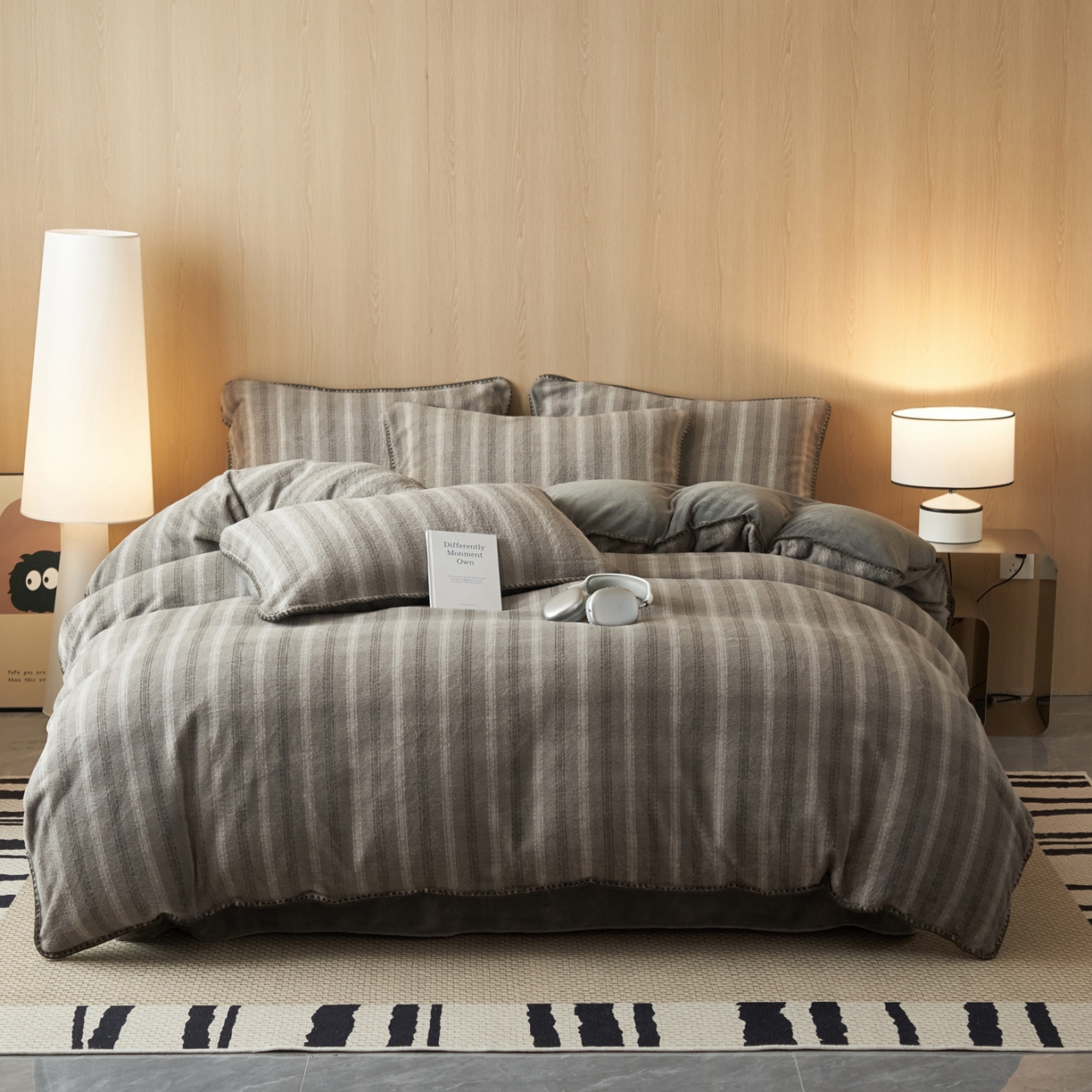 91家纺网 家纺一手货源 找家纺 寐绸家纺 2025秋冬新款230g羊毛绒牛奶绒简约四件套 羊毛绒-灰白条纹