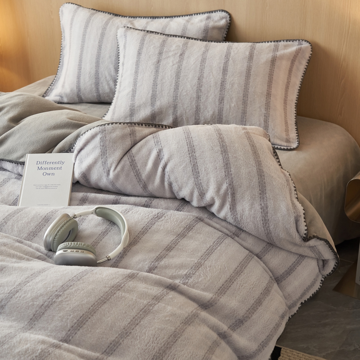 91家纺网 家纺一手货源 找家纺 寐绸家纺 2025秋冬新款230g羊毛绒牛奶绒简约四件套 羊毛绒-灰色密点