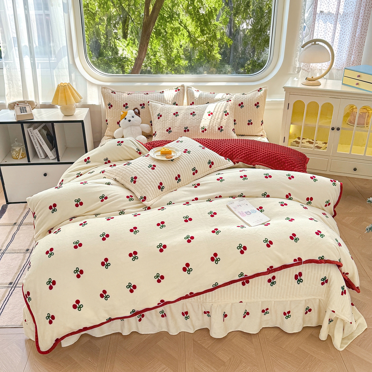 91家纺网 家纺一手货源 找家纺 （总）豫见家纺 2025新款加厚高克重牛奶绒豆豆绒花边床盖四件套