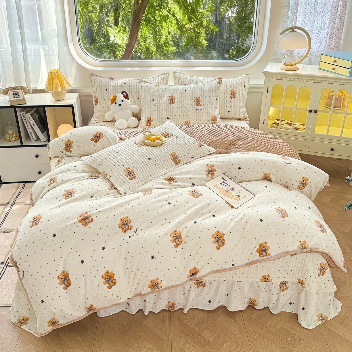 91家纺网 家纺一手货源 找家纺 （总）豫见家纺 2025新款加厚高克重牛奶绒豆豆绒花边床盖四件套