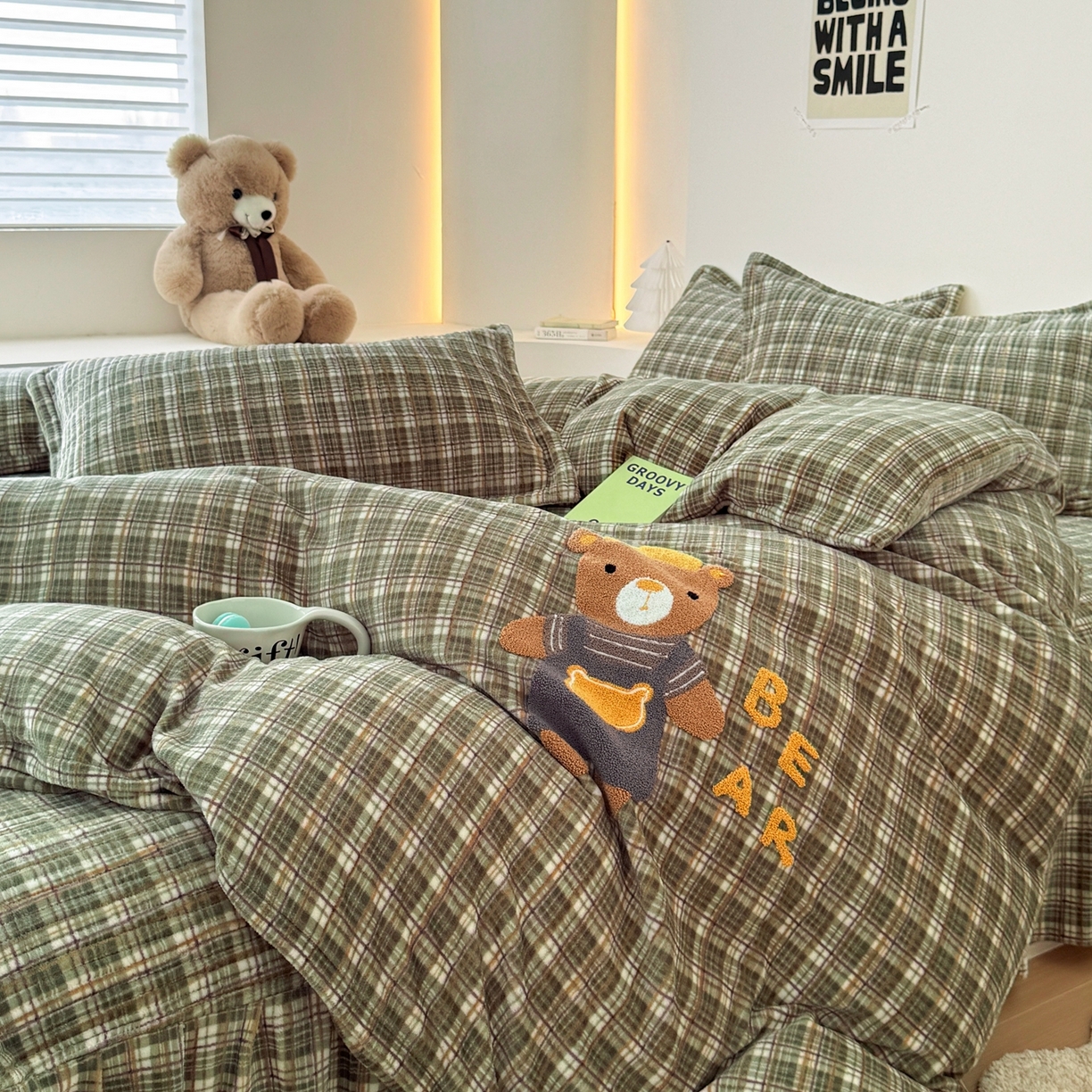 91家纺网 家纺一手货源 找家纺 希朵家纺 2025新款可爱牛奶绒毛巾绣床盖四件套 帽子熊绿