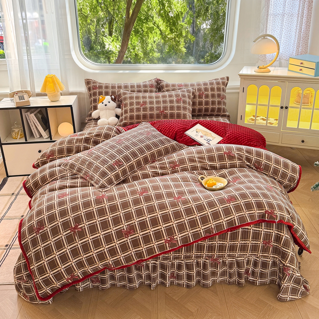 91家纺网 家纺一手货源 找家纺 （总）豫见家纺 2025新款加厚高克重牛奶绒豆豆绒花边床盖四件套