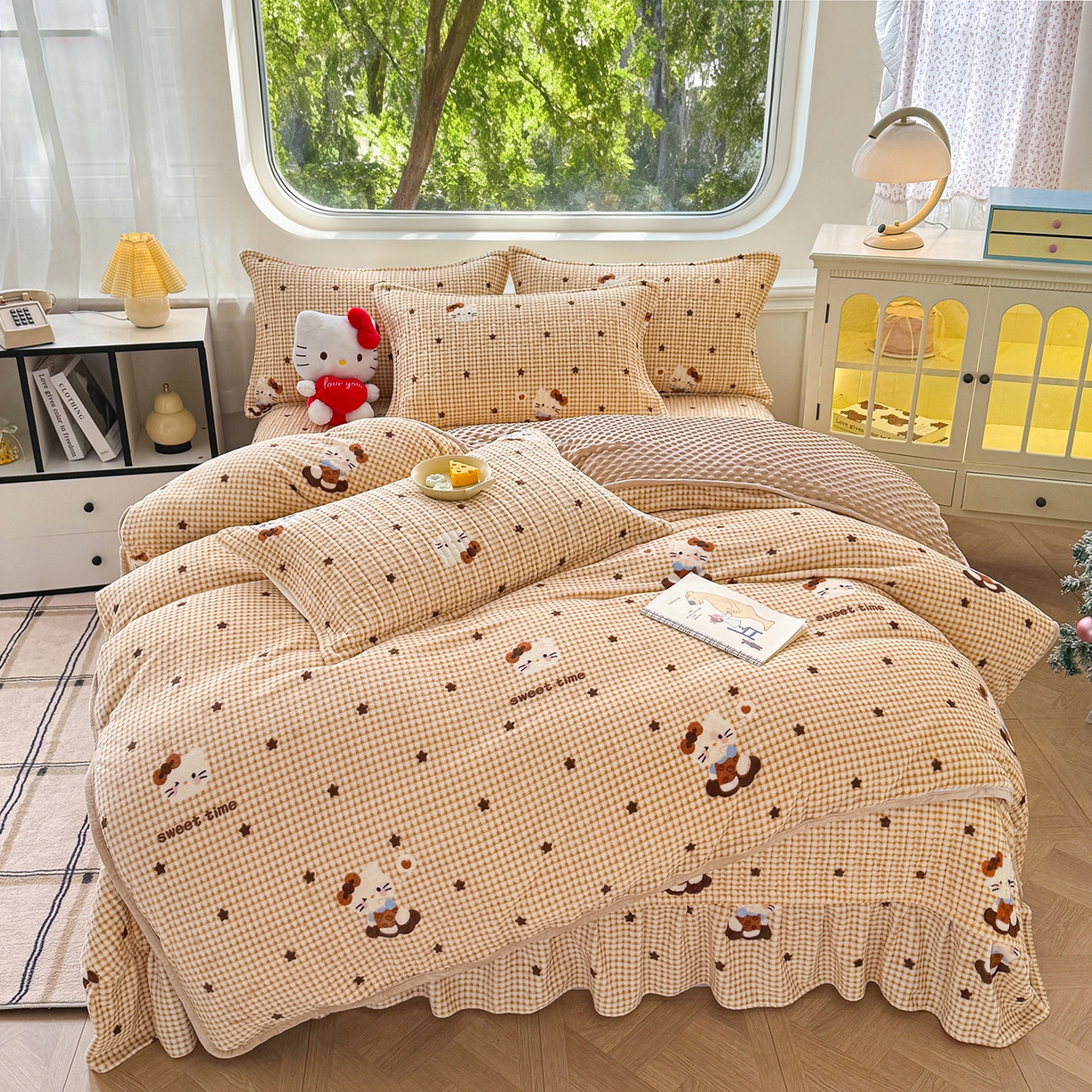 91家纺网 家纺一手货源 找家纺 （总）豫见家纺 2025新款加厚高克重牛奶绒豆豆绒花边床盖四件套