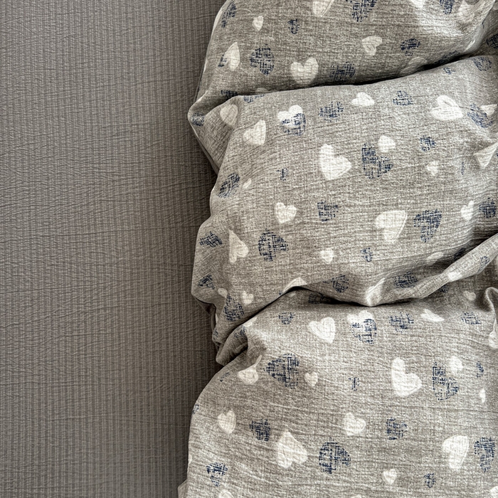 91家纺网 家纺一手货源 找家纺 仟网汇 2025新款古法水洗棉小布袋四件套 灰爱心