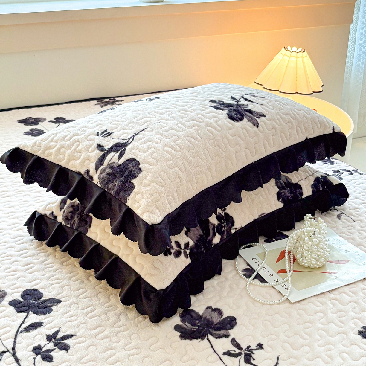 91家纺网 家纺一手货源 找家纺 艺慕家纺 2025新款时尚印花牛奶绒床盖四件套墨韵花影