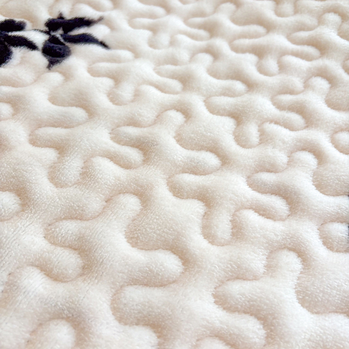 91家纺网 家纺一手货源 找家纺 艺慕家纺 2025新款时尚印花牛奶绒床盖四件套墨韵花影