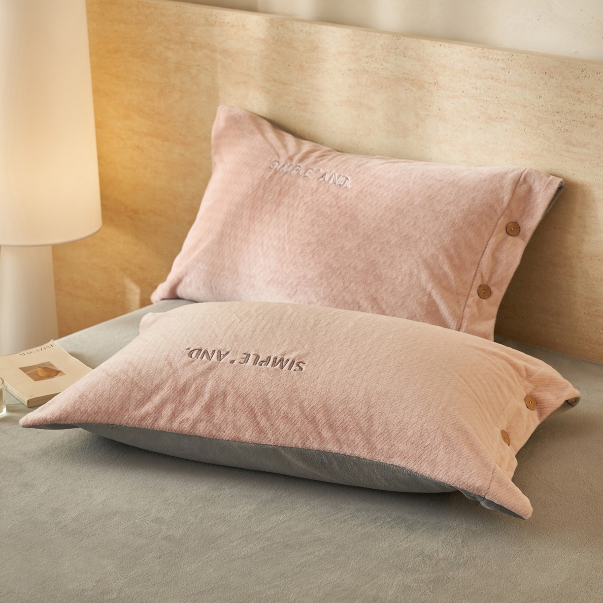 91家纺网 家纺一手货源 找家纺 寐绸家纺 2025秋冬新款230g雪貂绒阳离子提花牛奶绒四件套 雪貂绒-豆沙