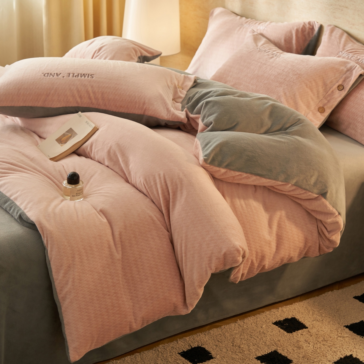 91家纺网 家纺一手货源 找家纺 寐绸家纺 2025秋冬新款230g雪貂绒阳离子提花牛奶绒四件套 雪貂绒-豆沙