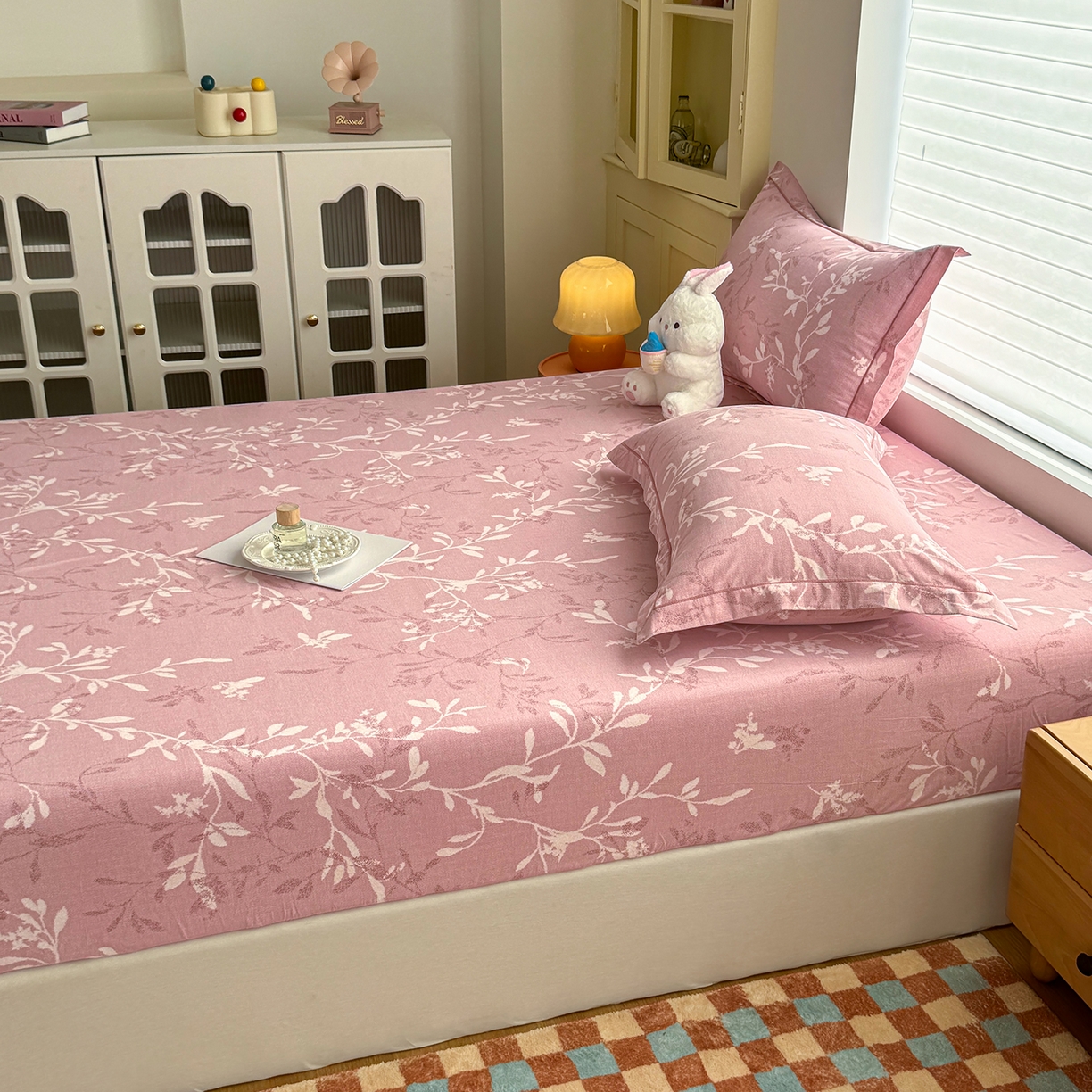 91家纺网 家纺一手货源 找家纺 壹贝家纺 2025新款全棉磨毛床笠系列 春和景明-粉