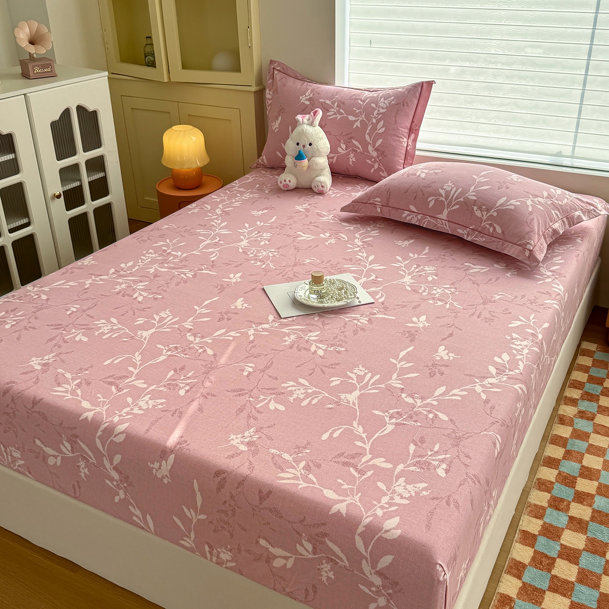 91家纺网 家纺一手货源 找家纺 壹贝家纺 2025新款全棉磨毛床笠系列 春和景明-粉