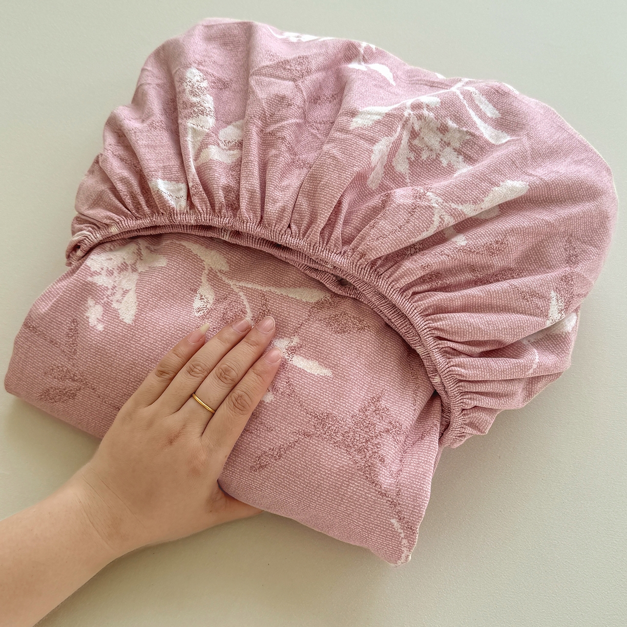 91家纺网 家纺一手货源 找家纺 壹贝家纺 2025新款全棉磨毛床笠系列 春和景明-粉