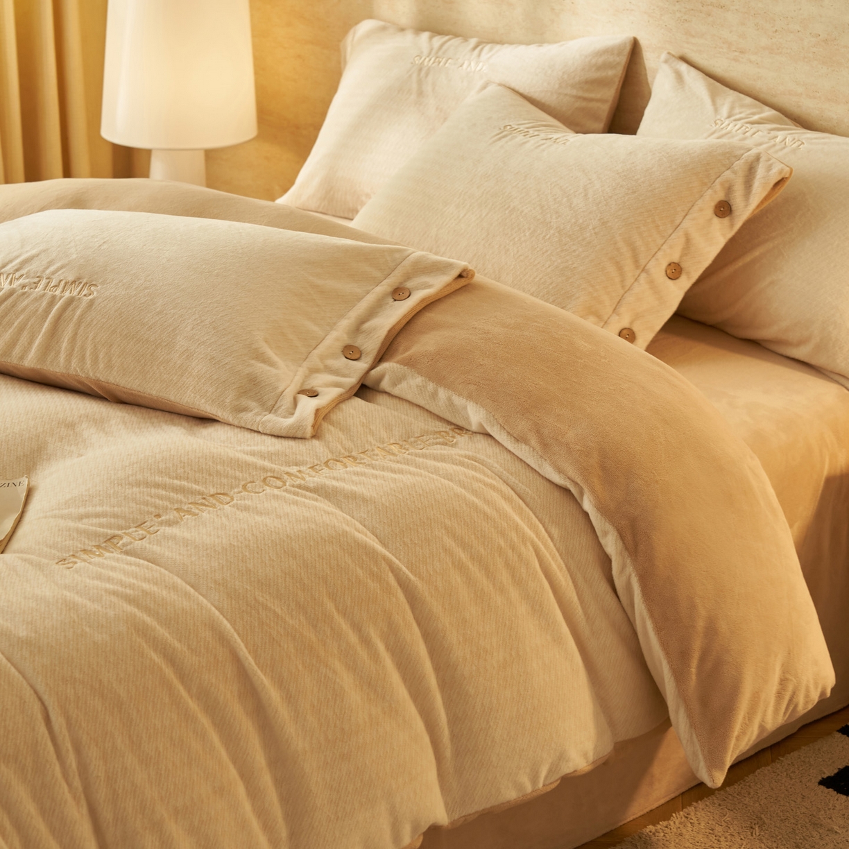 91家纺网 家纺一手货源 找家纺 寐绸家纺 2025秋冬新款230g雪貂绒阳离子提花牛奶绒四件套 雪貂绒-米黄