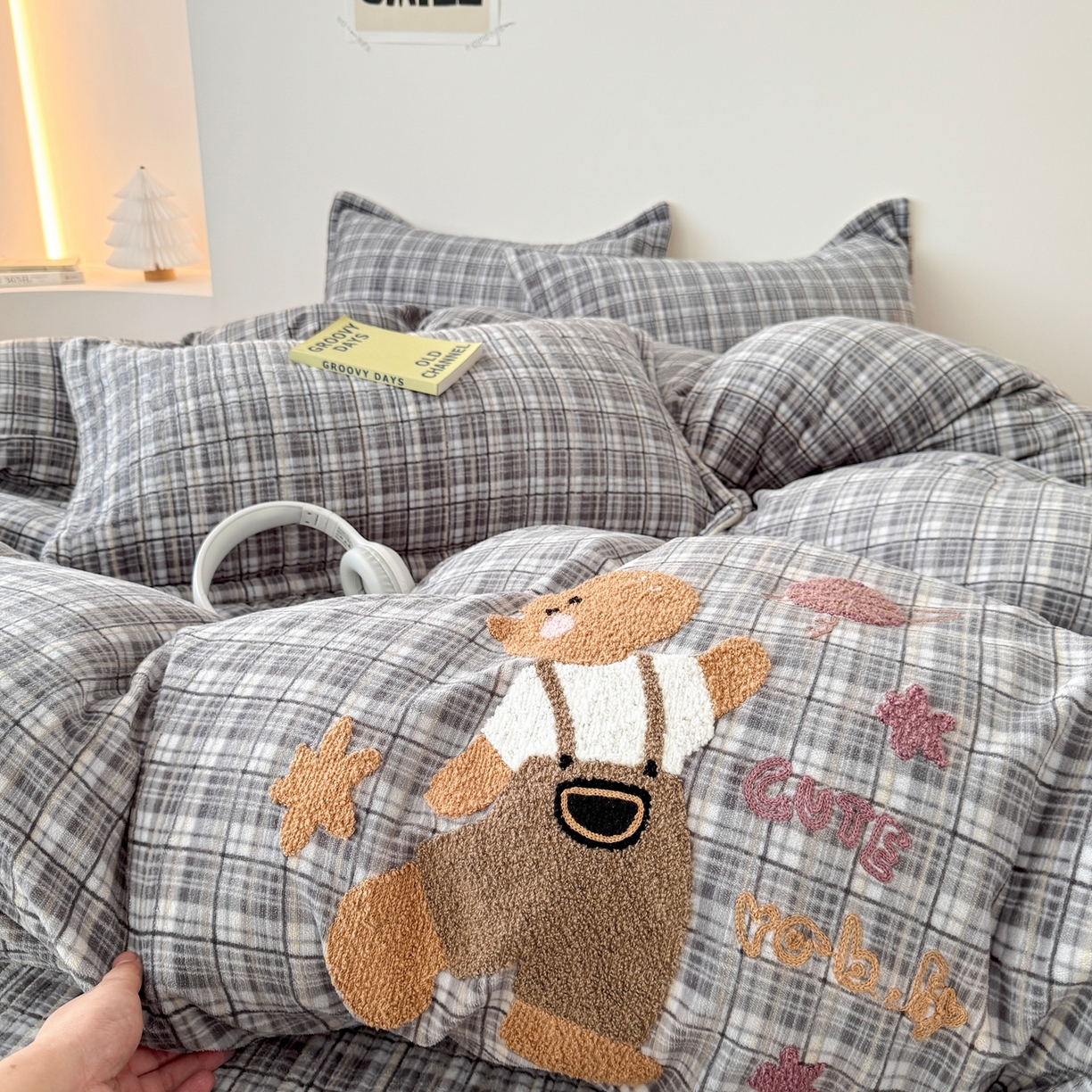 91家纺网 家纺一手货源 找家纺 （总）希朵家纺 2025新款可爱牛奶绒毛巾绣床盖四件套