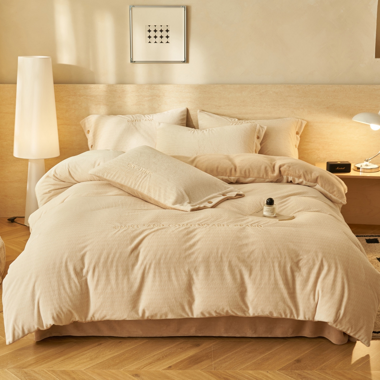 91家纺网 家纺一手货源 找家纺 寐绸家纺 2025秋冬新款230g雪貂绒阳离子提花牛奶绒四件套 雪貂绒-米黄