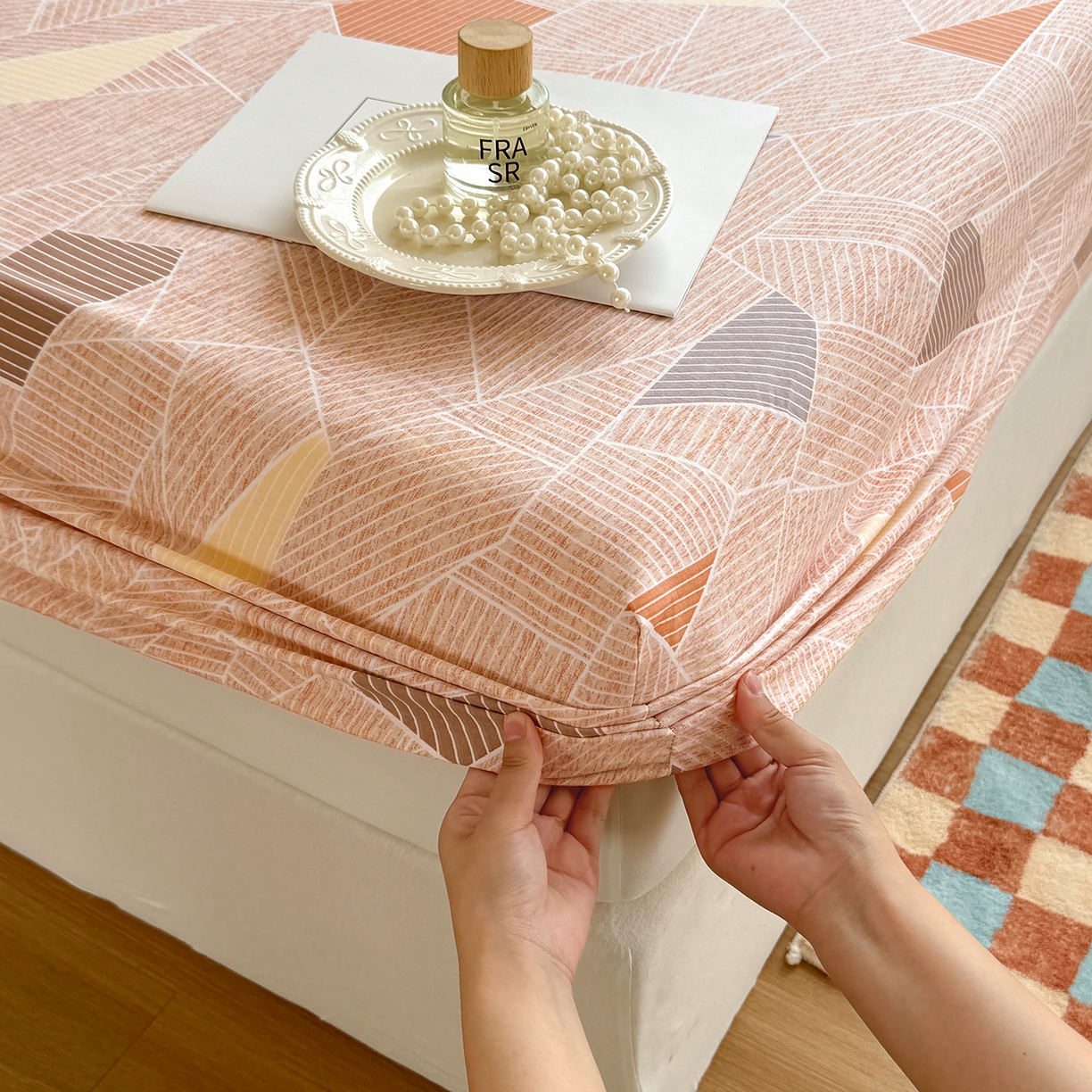 91家纺网 家纺一手货源 找家纺 壹贝家纺 2025新款全棉磨毛床笠系列 记忆碎片-咖