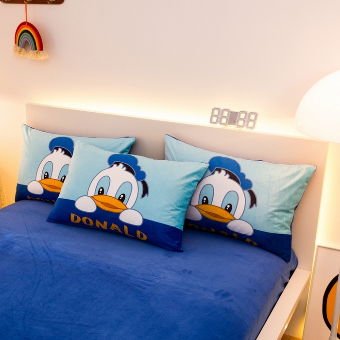 一电 2025新款外贸跨境电商儿童卡通枕套亲肤牛奶绒学生枕头套子2 起立