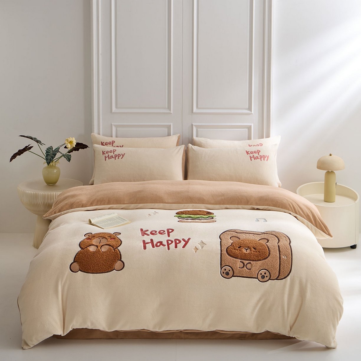 91家纺网 家纺一手货源 找家纺 （总）蓝邻家纺 2025新款牛奶绒大版刺绣四件套-卡通系列