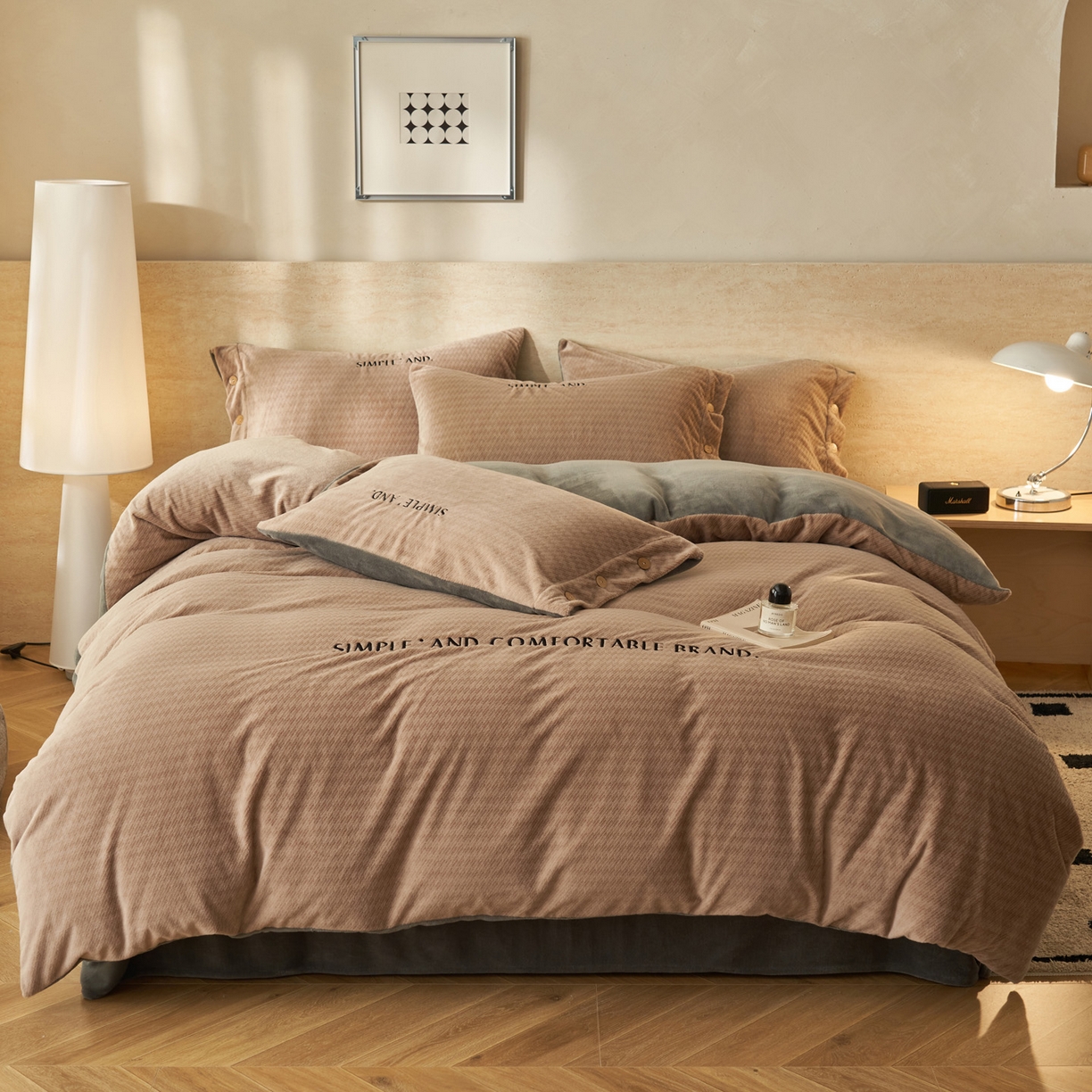 91家纺网 家纺一手货源 找家纺 寐绸家纺 2025秋冬新款230g雪貂绒阳离子提花牛奶绒四件套 雪貂绒-奶茶咖