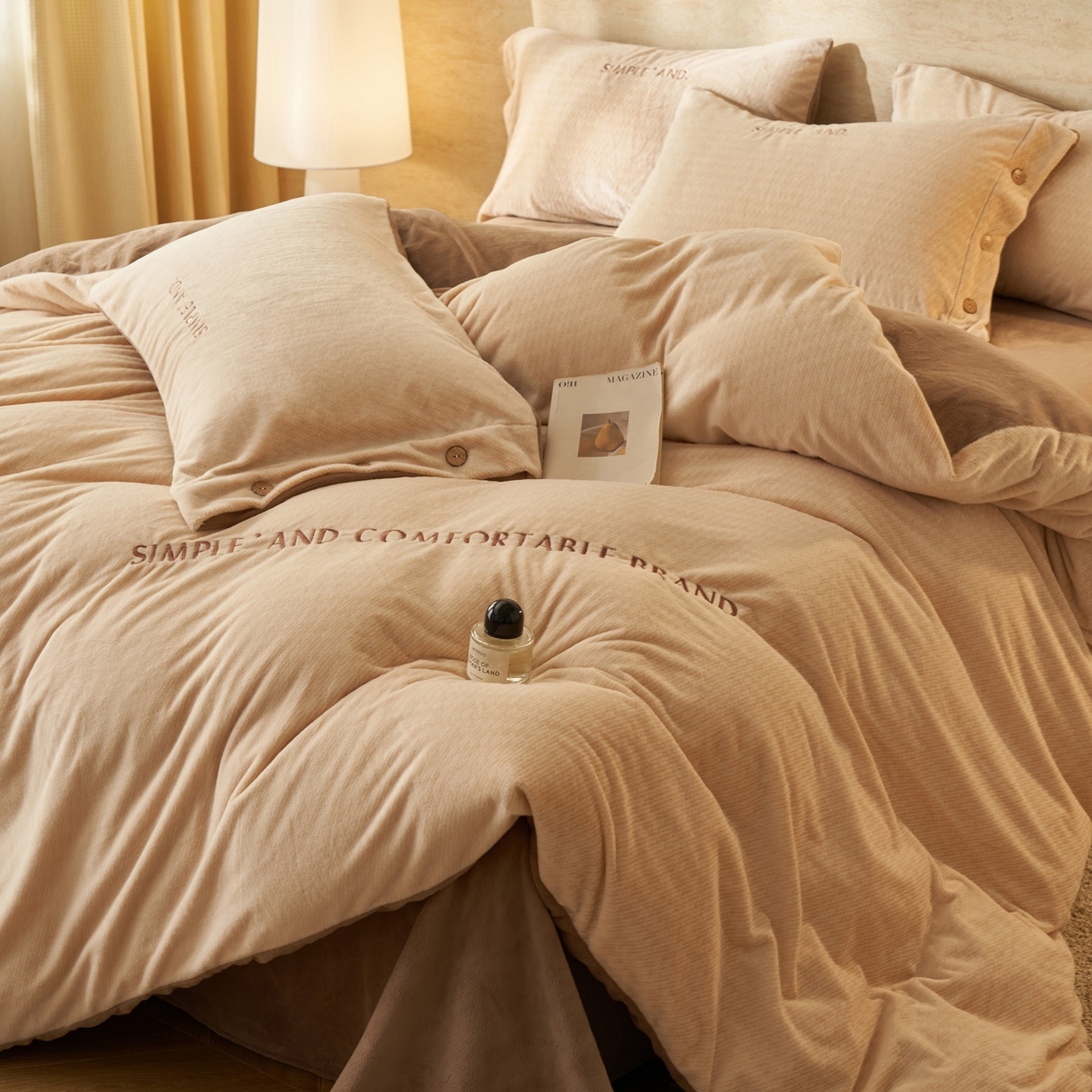 91家纺网 家纺一手货源 找家纺 寐绸家纺 2025秋冬新款230g雪貂绒阳离子提花牛奶绒四件套 雪貂绒-驼色