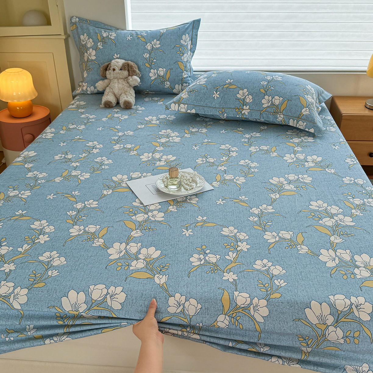 壹贝家纺 2025新款全棉磨毛床笠系列 蓝莲花